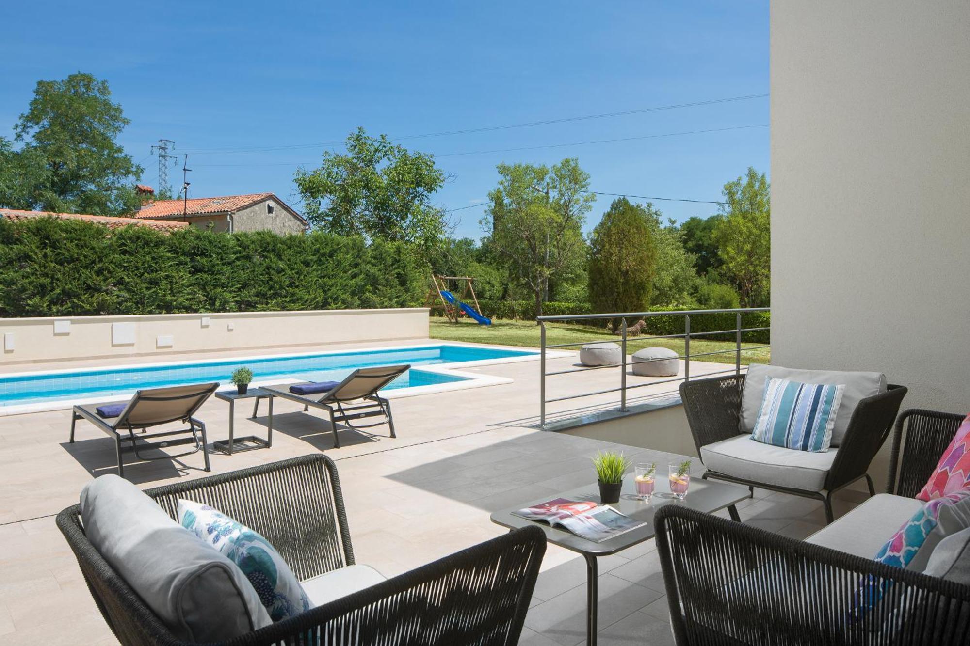 Villa Del Sol With Large Garden Perfect For Families Labin  Kültér fotó